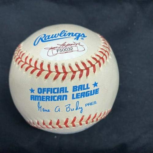 Йога Берра, Който не е имало, Подписано на бейзболен логото на Джаки Робинсън и PSA / Бейзболни топки С ДНК-автограф